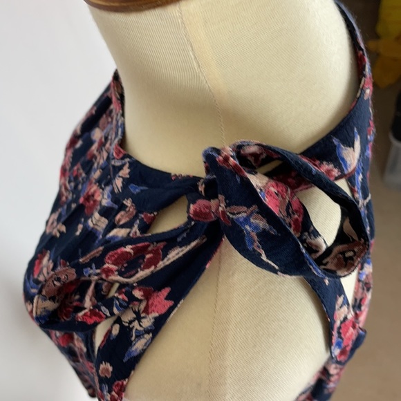 Hollister Navy Blue Handkerchief Floral Halter Blouse - Size Small - Picture 6 of 13